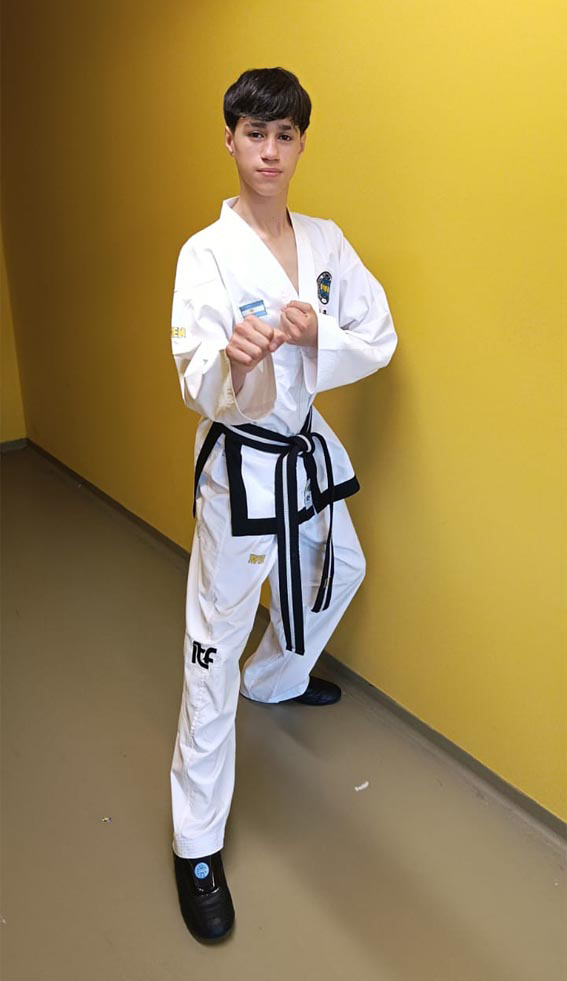 taekwondo:-andre-aguirre-campeon-mundial-en-forma-por-equipos