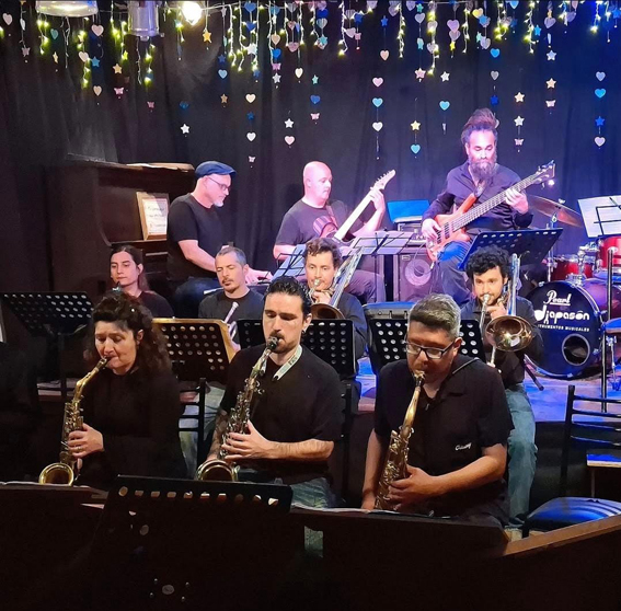 dolores-jazz-band-se-presento-en-quilmes