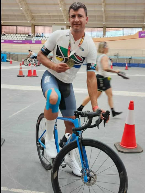 kevin-sallago-campeon-panamericano-en-ciclismo-master