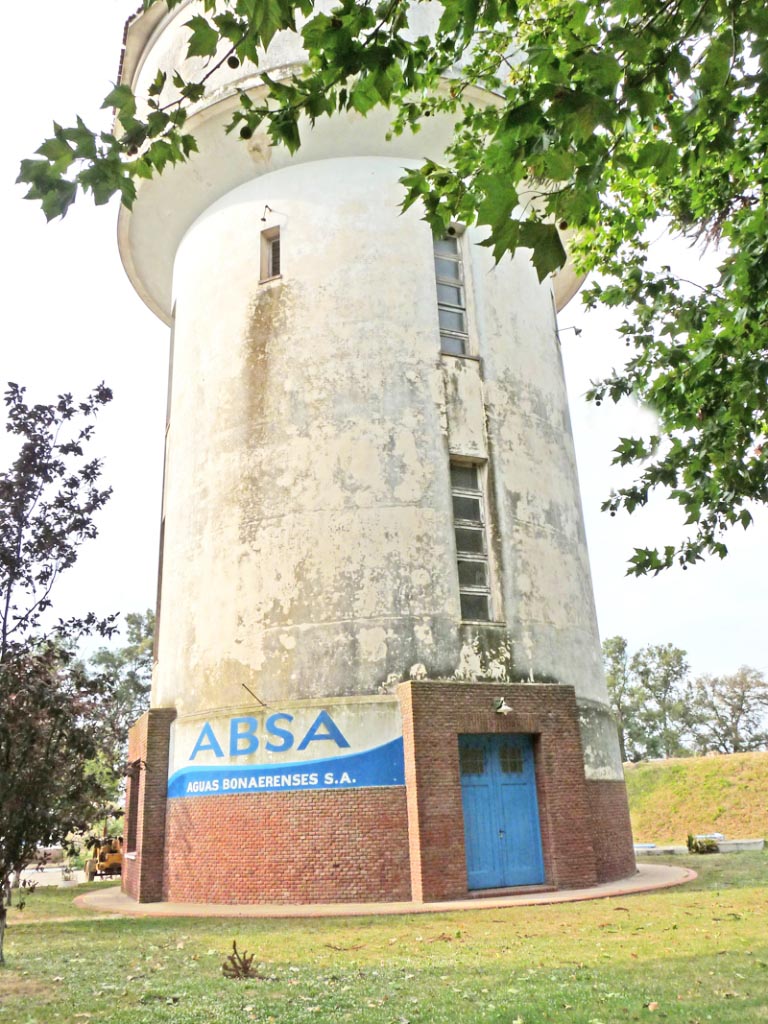 la-provincia-oficializo-un-ajuste-en-las-tarifas-de-agua-de-absa-del-11%