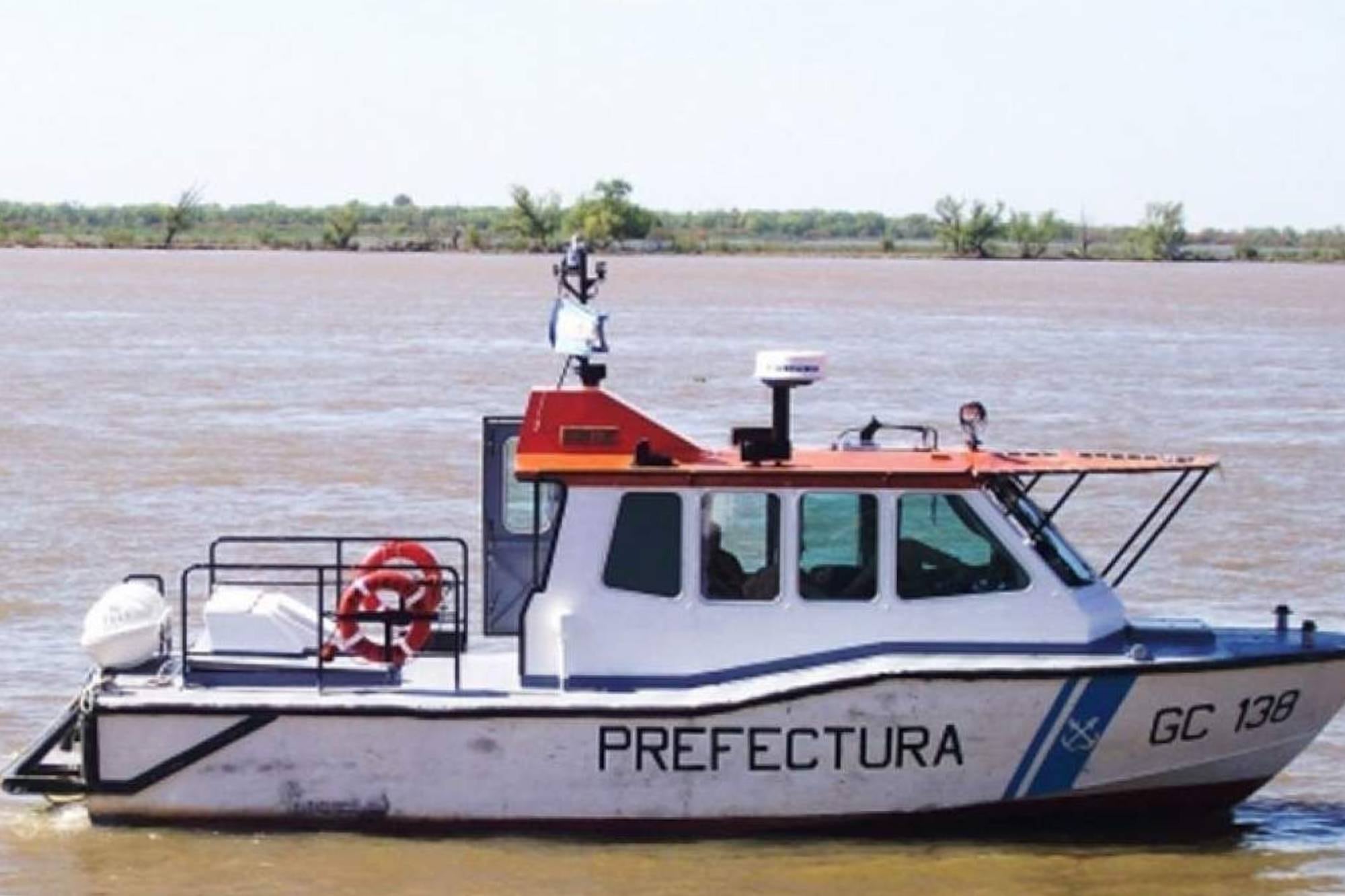 chocaron-dos-embarcaciones-en-el-rio-parana:-buscan-a-un-hombre-que-cayo-al-agua