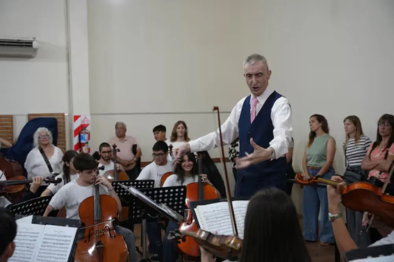 chascomus:-nelson-castro-fue-un-director-de-orquesta-de-lujo