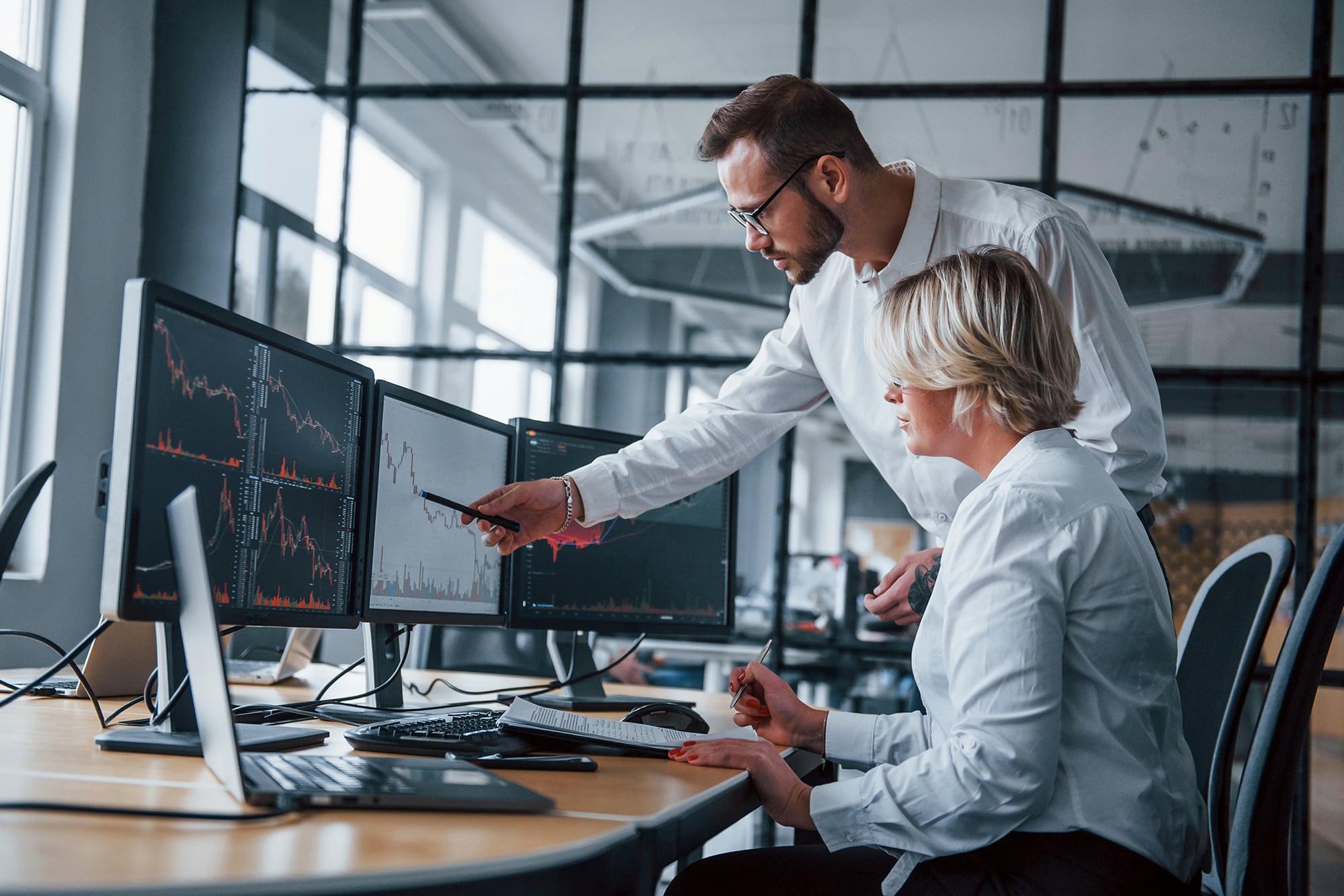 trabajo-y-carrera-en-diciembre-2025:-¿que-le-depara-a-tu-signo-del-zodiaco-este-mes?