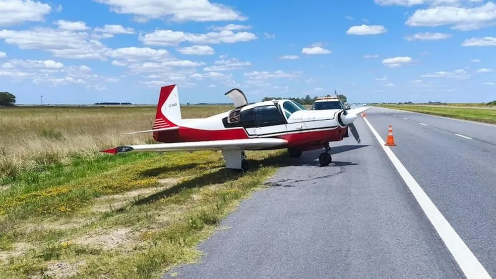 una-avioneta-aterrizo-de-emergencia-sobre-la-ruta-56,-cerca-de-general-madariaga