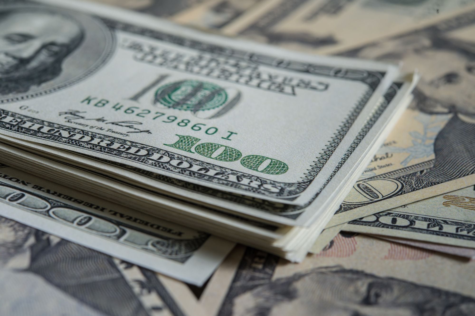 dolar-hoy-y-dolar-blue-hoy,-precio-en-vivo:-a-cuanto-cotiza-este-lunes-9-de-marzo