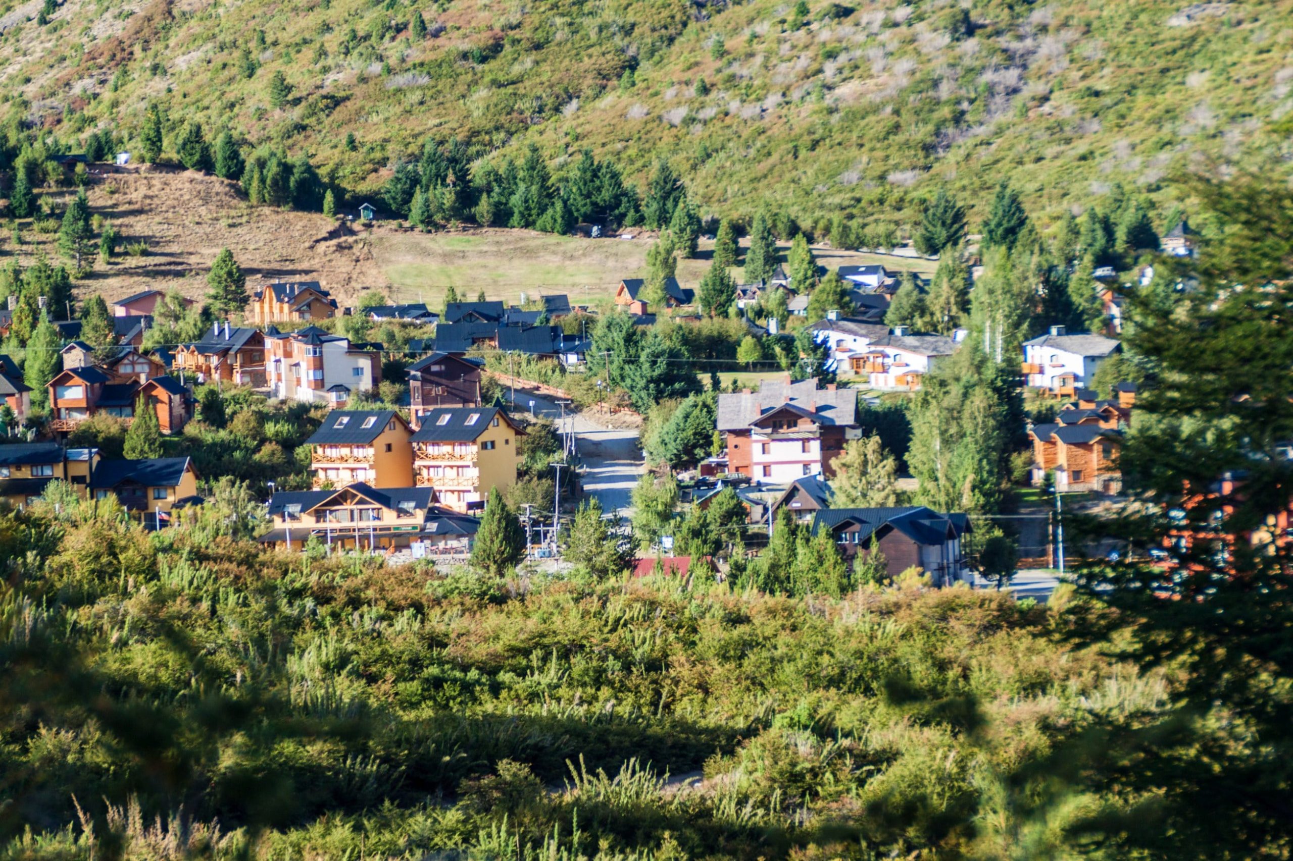 bariloche:-se-renueva-la-polemica-por-el-proyecto-inmobiliario-para-urbanizar-casi-80-hectareas-del-cerro-catedral