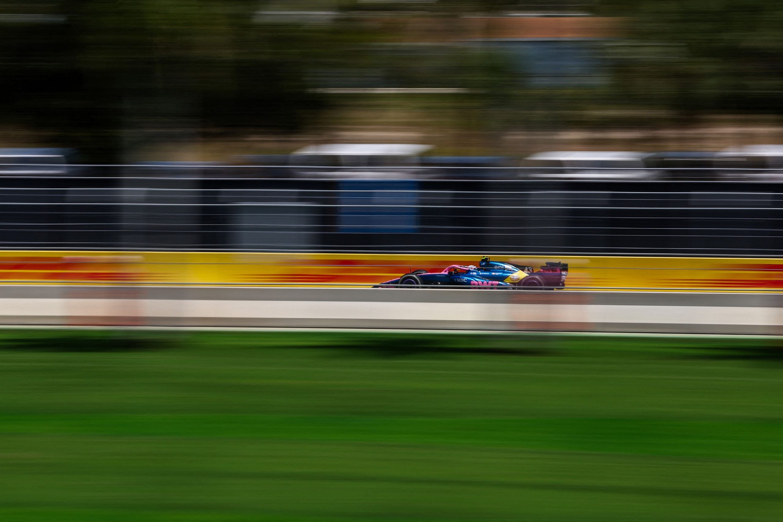 franco-colapinto-en-la-prueba-de-clasificacion-para-la-carrera-sprint-del-gp-de-miami-de-f.-1,-en-vivo