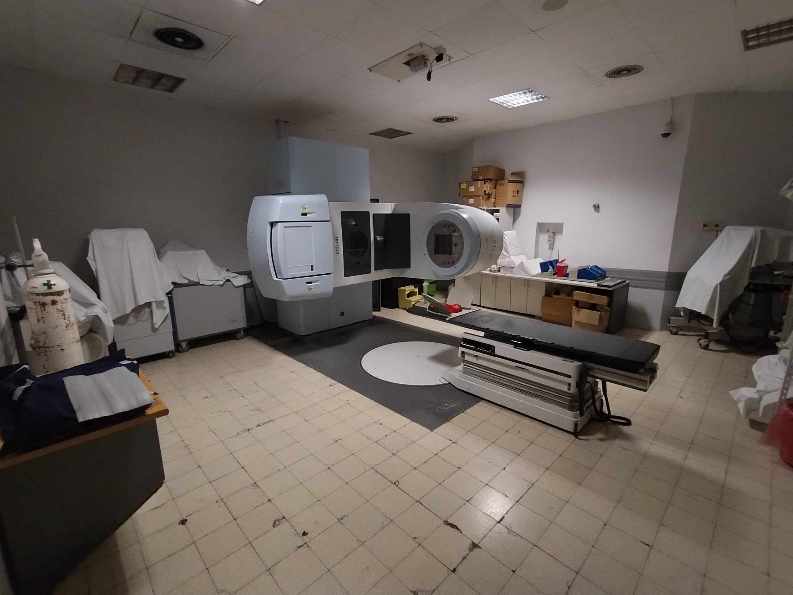 crisis-en-hospitales-universitarios:-en-el-roffo,-especializado-en-cancer,-hace-un-ano-no-funciona-el-equipo-de-radioterapia