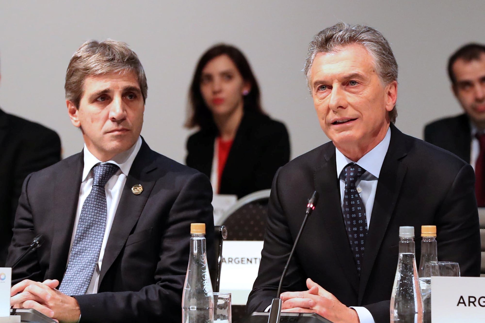 luis-caputo-dijo-que-el-gobierno-de-milei-y-el-de-macri-son-“opuestos”-en-terminos-economicos