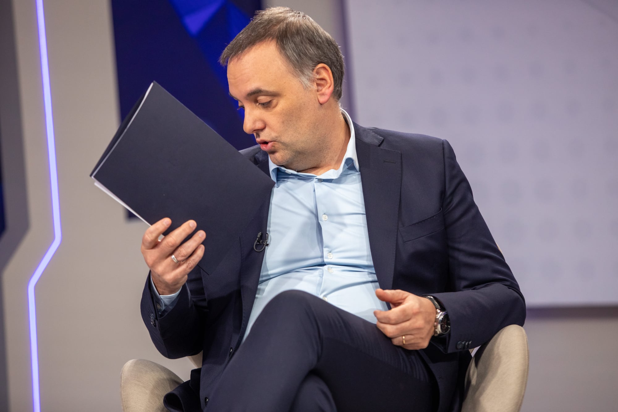 crecen-las-versiones-en-el-gobierno-sobre-una-posible-salida-de-manuel-adorni
