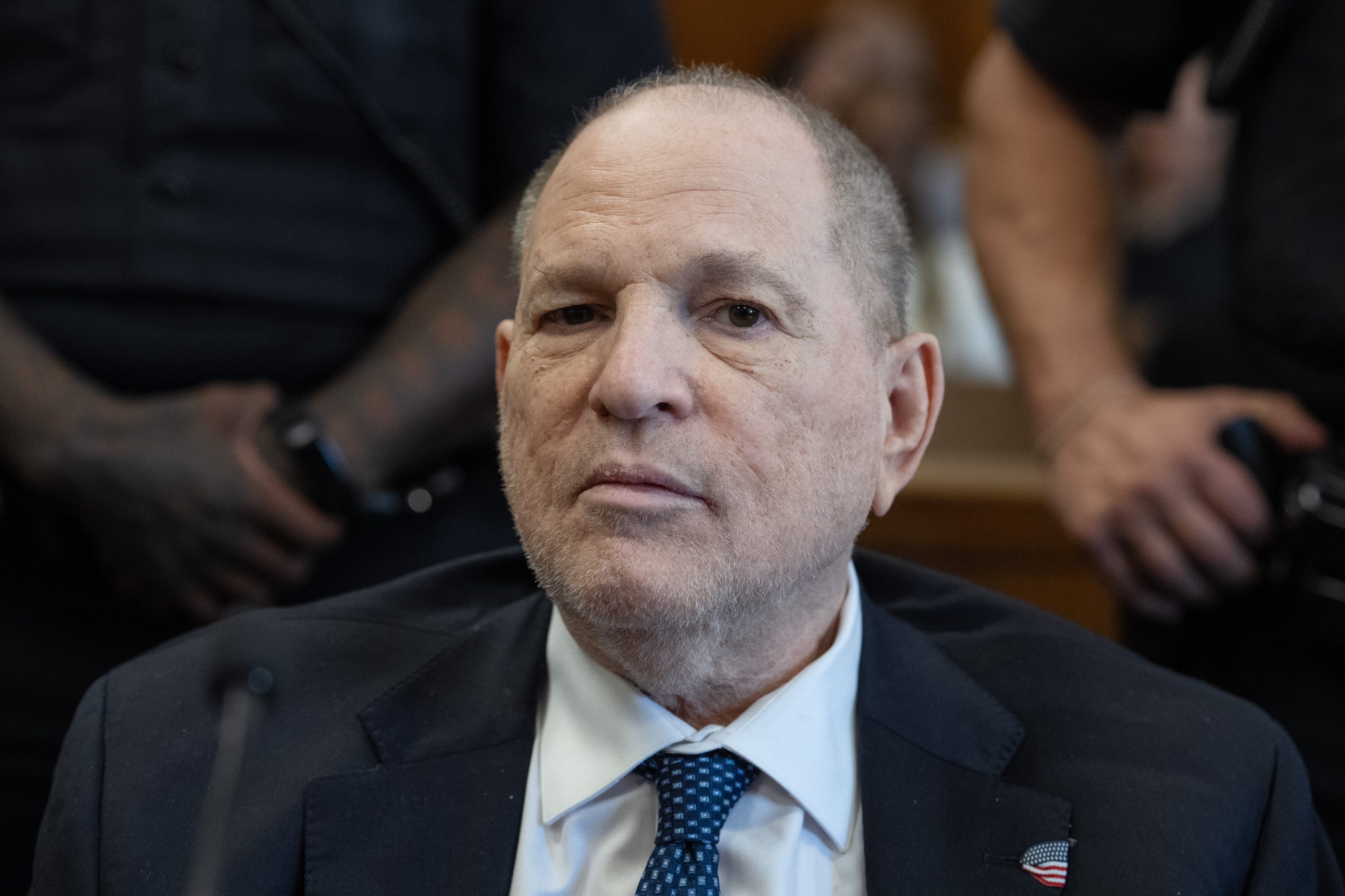 caso-harvey-weinstein:-pese-a-la-ratificacion-de-una-condena-por-abuso,-le-otorgaron-la-posibilidad-de-nueva-sentencia