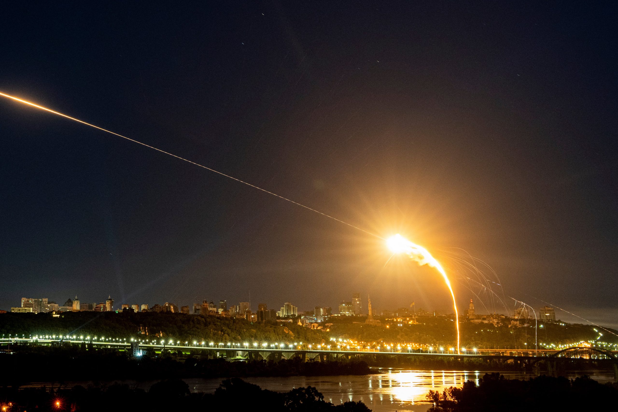 rusia-lanzo-un-nuevo-ataque-con-misiles-y-drones-sobre-kiev-en-la-vispera-de-la-cumbre-de-la-otan