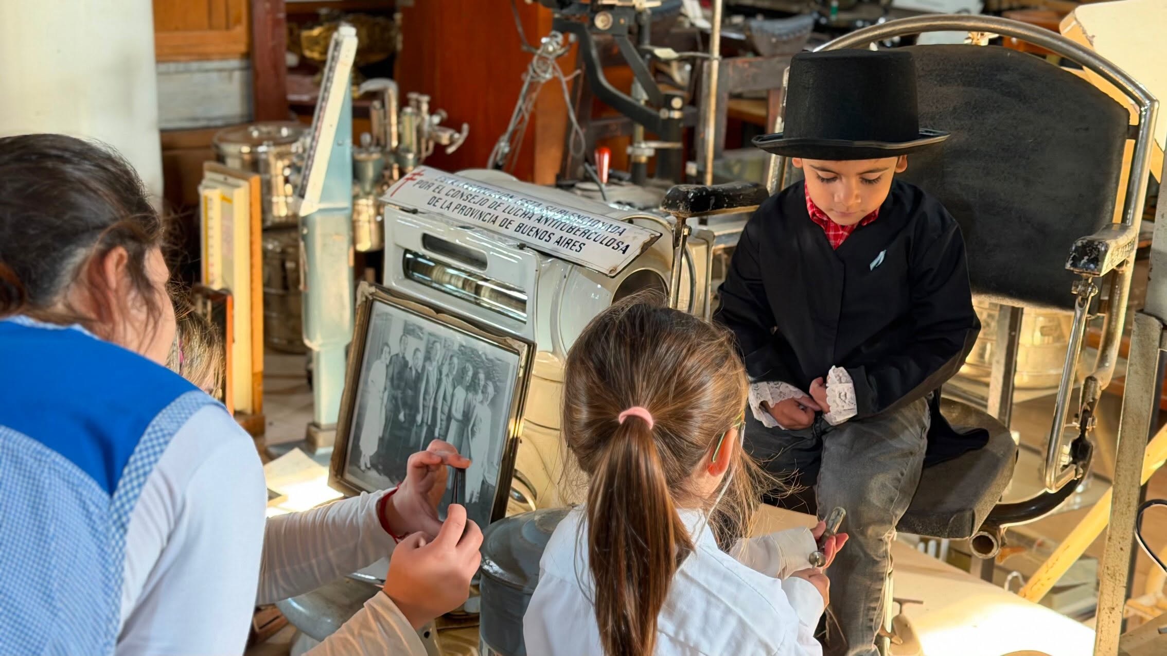 alumnos-del-jardin-n°-902-visitaron-el-museo-y-realizaron-un-proyecto-sobre-la-independencia