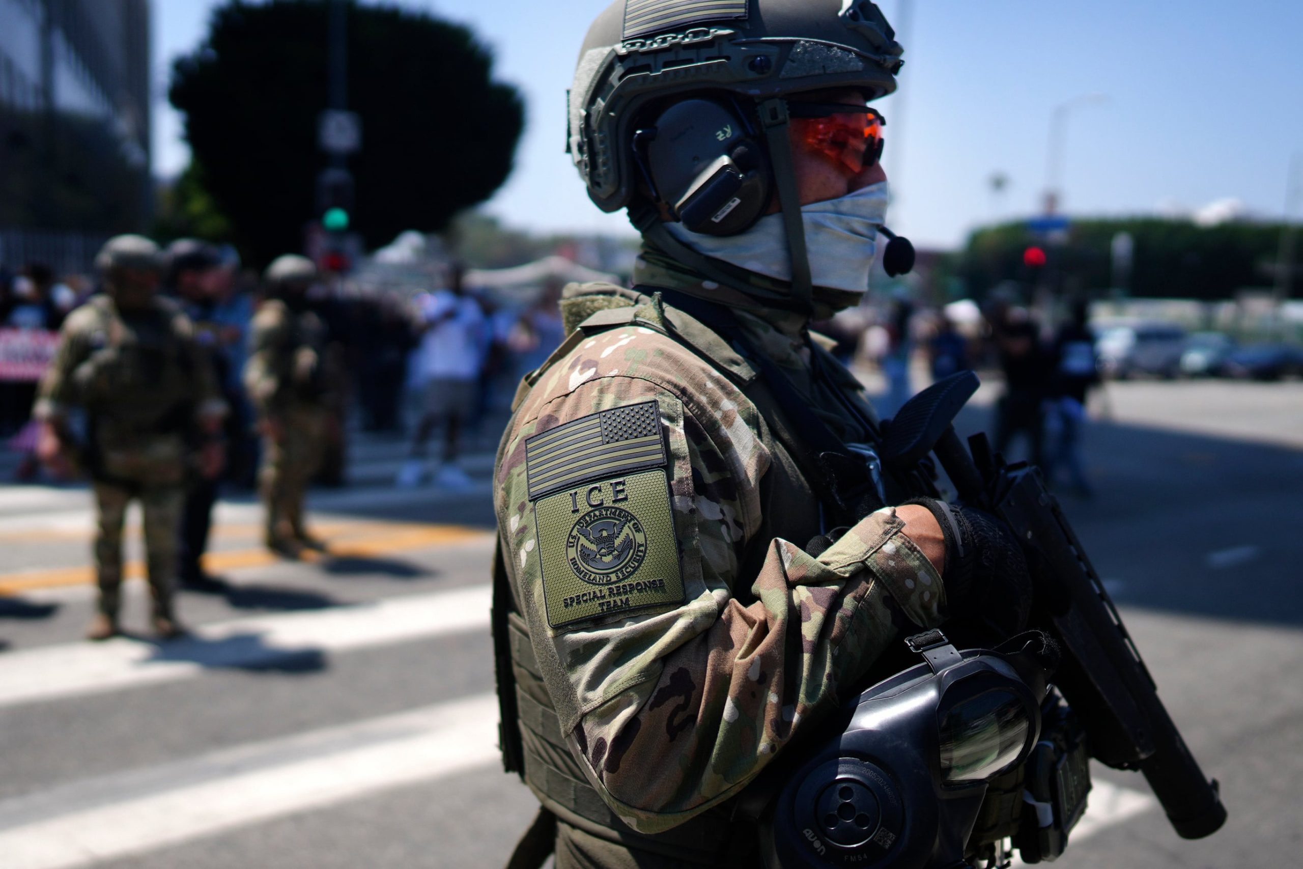 muerte-de-latinos-por-tiroteos-del-ice:-falta-de-camaras-corporales-y-preocupacion-migrante-en-eeuu.
