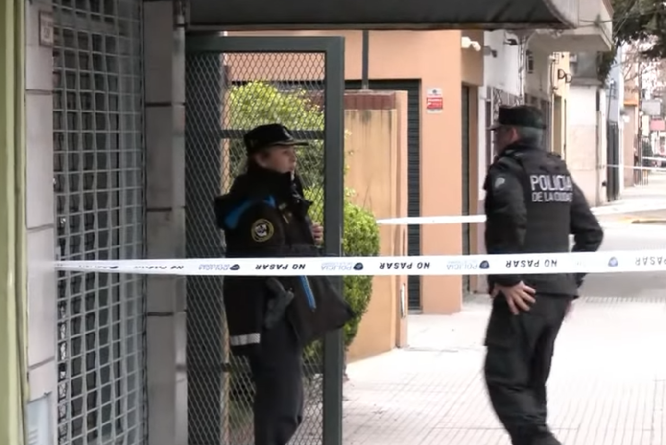 femicidio-en-villa-devoto:-un-hombre-mato-a-su-esposa-en-su-casa-y-escapo